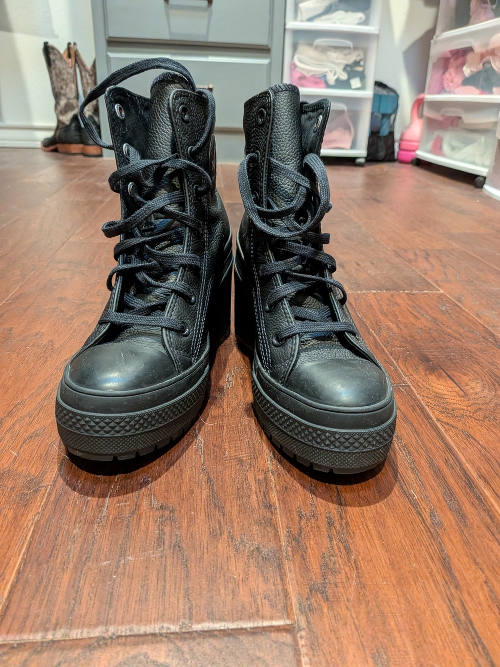 Converse 70 De Luxe Heel Size 7 (Fits Like A 7.5)
